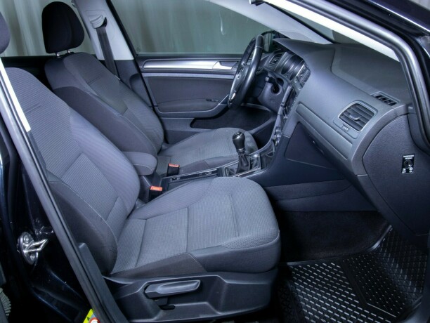 volkswagen-golf-diesel-2014-big-47