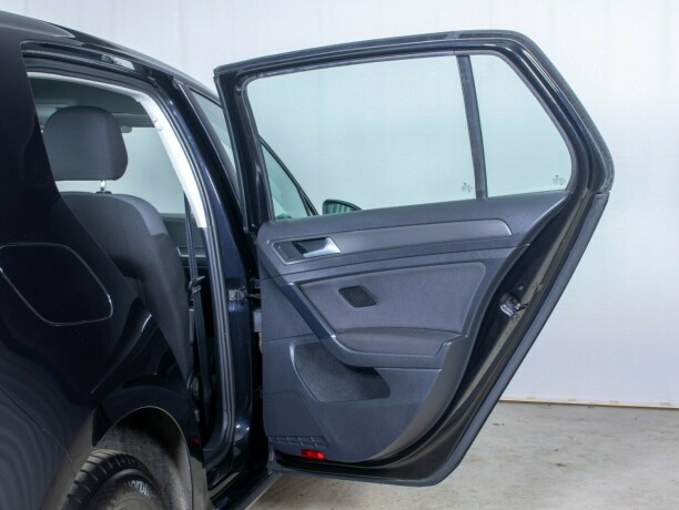 volkswagen-golf-diesel-2014-big-14