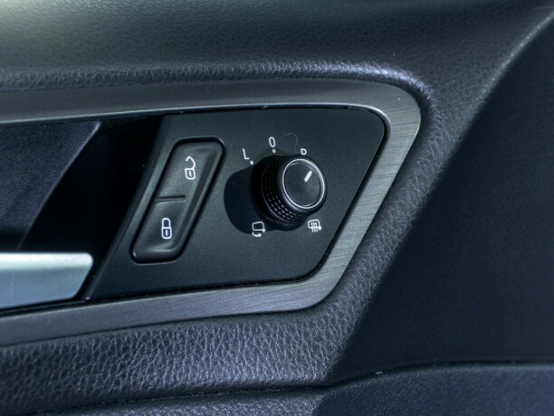 volkswagen-golf-diesel-2014-big-22