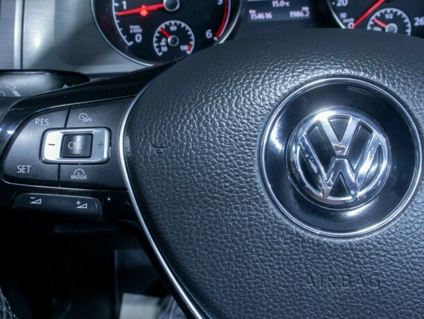 volkswagen-golf-diesel-2014-big-28