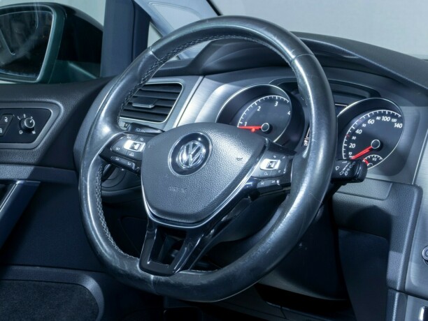 volkswagen-golf-diesel-2014-big-15