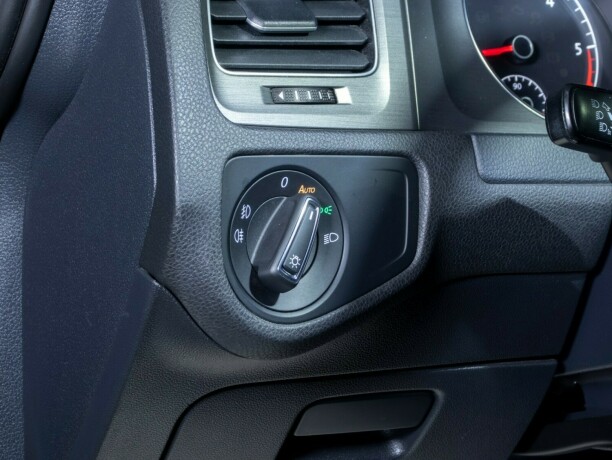 volkswagen-golf-diesel-2014-big-24
