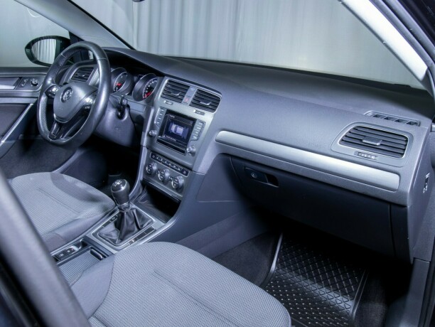 volkswagen-golf-diesel-2014-big-46