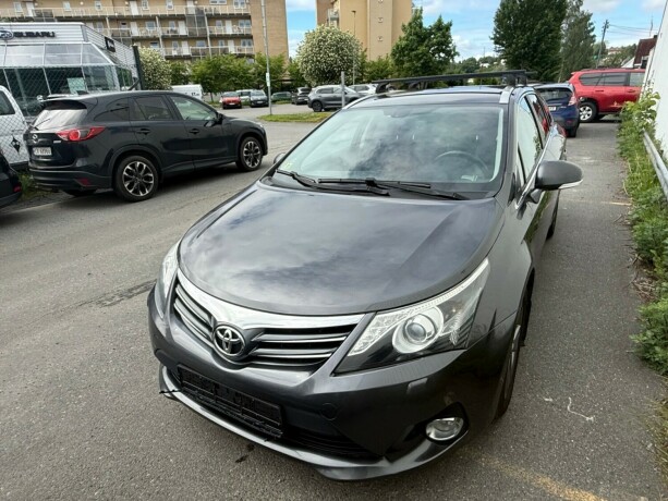 toyota-avensis-bensin-2014-big-21