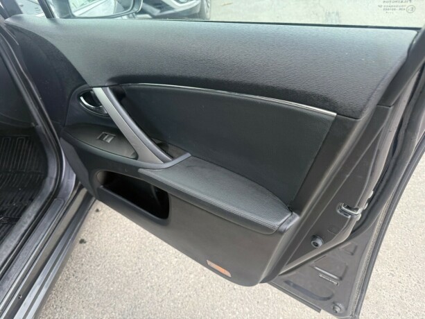 toyota-avensis-bensin-2014-big-17