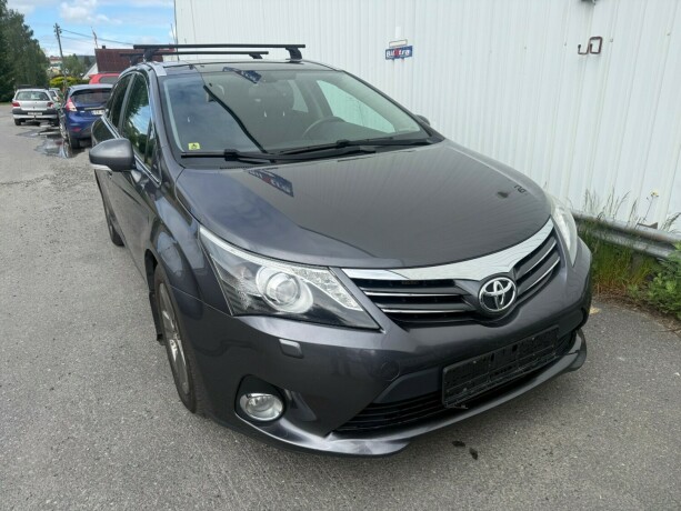 toyota-avensis-bensin-2014-big-19