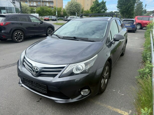 toyota-avensis-bensin-2014-big-6