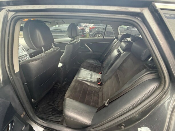 toyota-avensis-bensin-2014-big-22