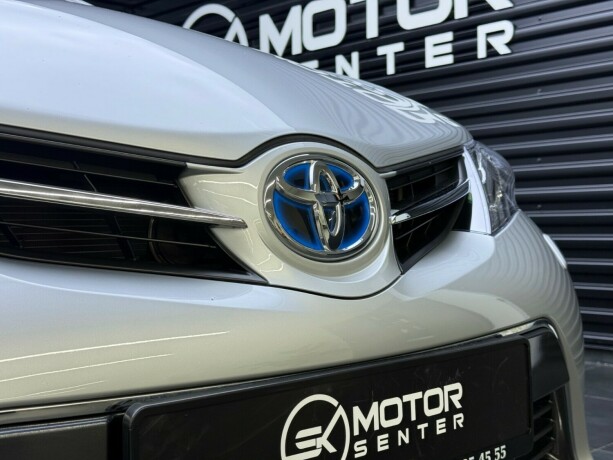 toyota-auris-elektrisitetbensin-2013-big-4