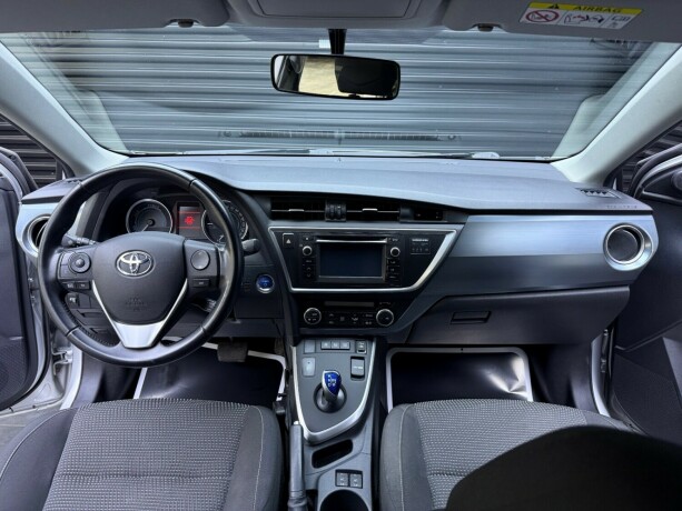 toyota-auris-elektrisitetbensin-2013-big-8