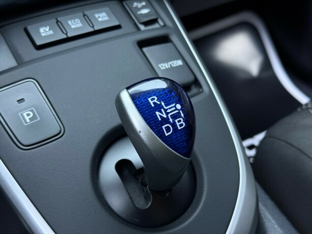 toyota-auris-elektrisitetbensin-2013-big-23
