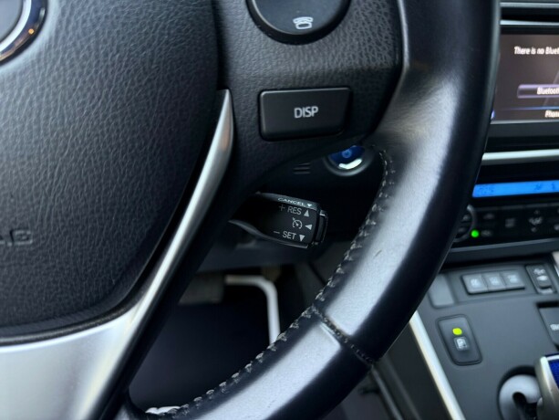 toyota-auris-elektrisitetbensin-2013-big-13
