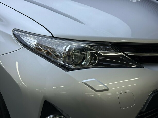 toyota-auris-elektrisitetbensin-2013-big-3