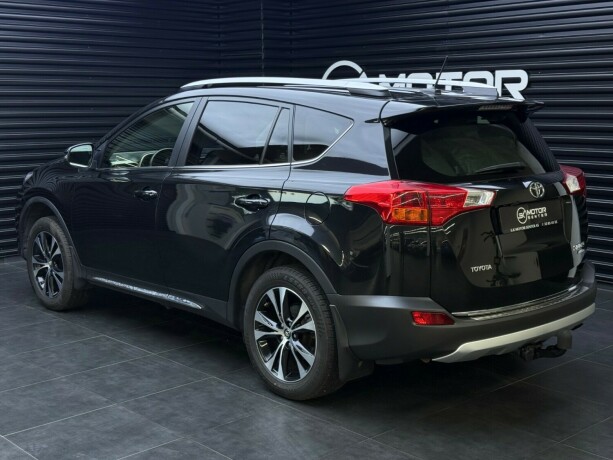 toyota-rav4-bensin-2015-big-1
