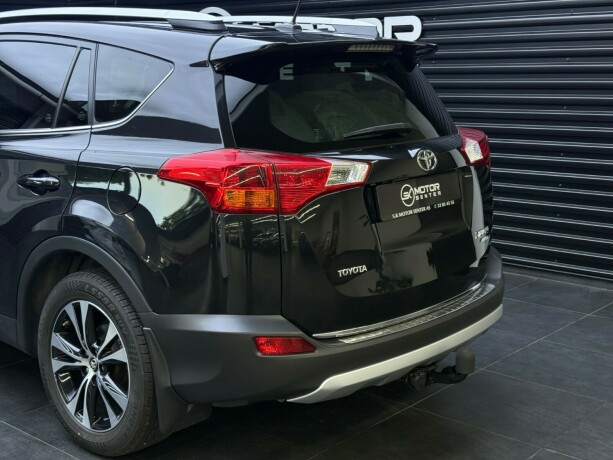 toyota-rav4-bensin-2015-big-5