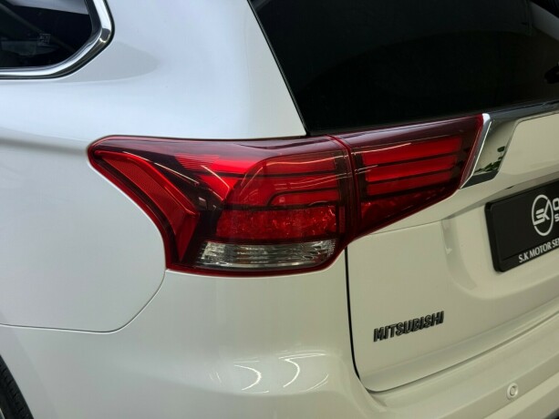 mitsubishi-outlander-elektrisitetbensin-2019-big-6