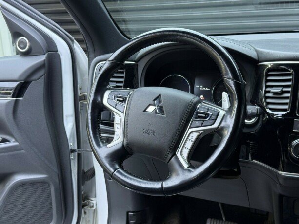 mitsubishi-outlander-elektrisitetbensin-2019-big-11