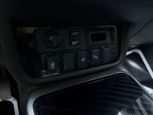 mitsubishi-outlander-elektrisitetbensin-2019-big-19