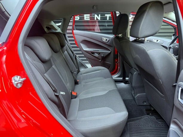 ford-fiesta-bensin-2016-big-20