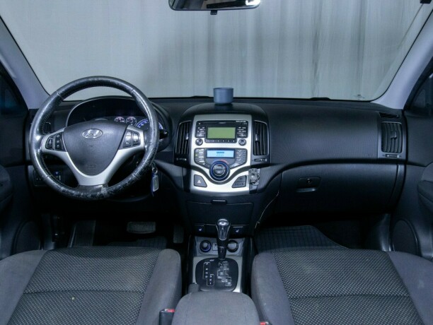hyundai-i30-diesel-2012-big-36