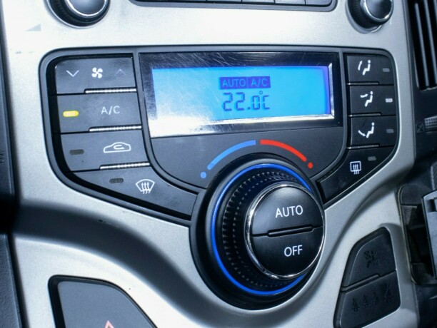 hyundai-i30-diesel-2012-big-29