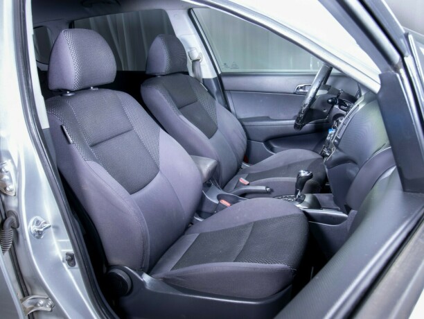 hyundai-i30-diesel-2012-big-44