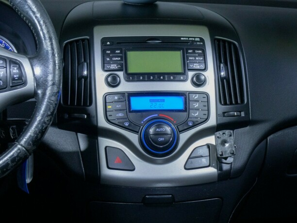 hyundai-i30-diesel-2012-big-30