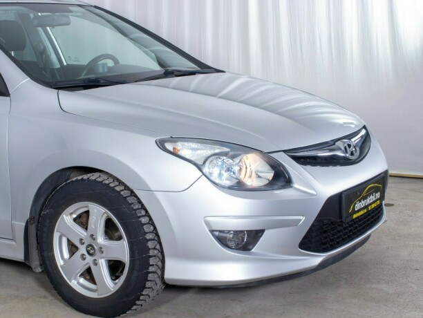 hyundai-i30-diesel-2012-big-3