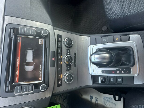 volkswagen-passat-diesel-2013-big-9