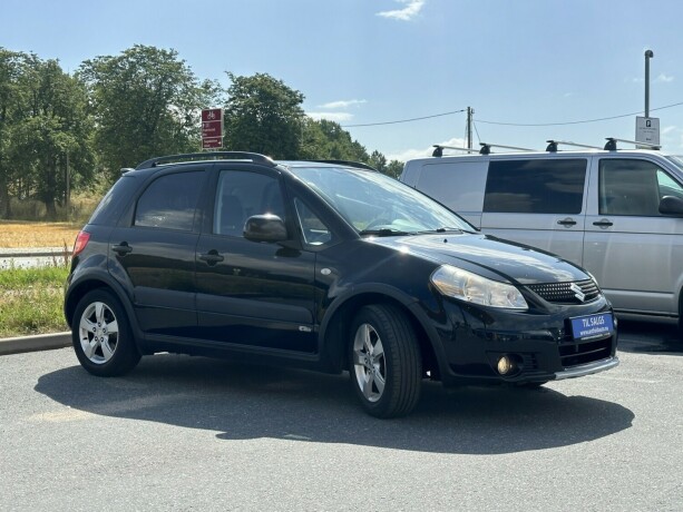 suzuki-sx4-bensin-2011-big-5