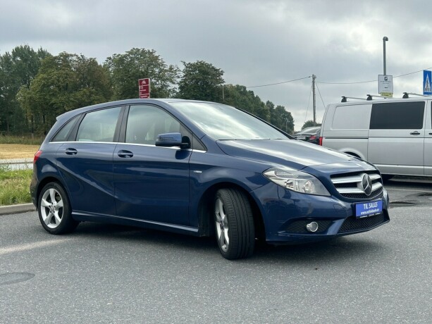 mercedes-benz-b-klasse-bensin-2012-big-1