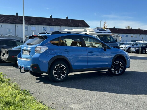 subaru-xv-bensin-2016-big-3