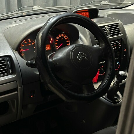 citroen-jumpy-diesel-2013-big-21