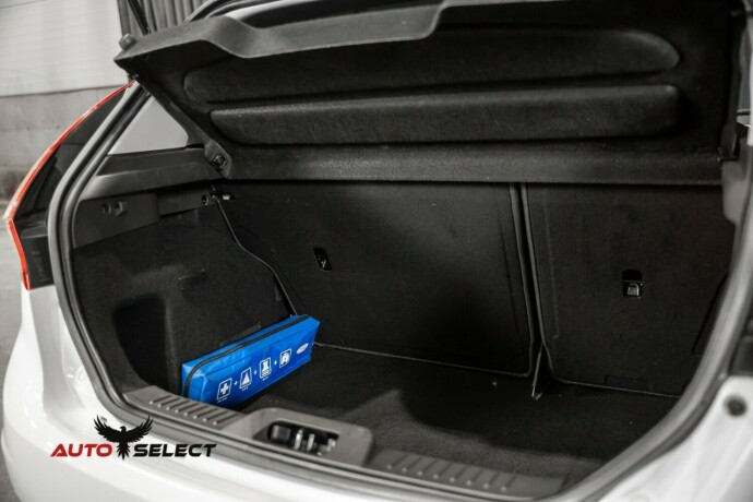 ford-fiesta-bensin-2013-big-10