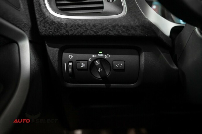 volvo-v40-cross-country-diesel-2014-big-25