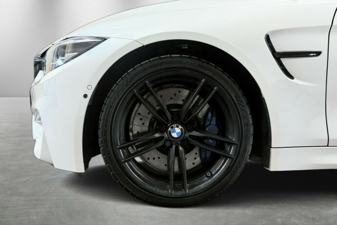 bmw-m4-bensin-2020-big-5