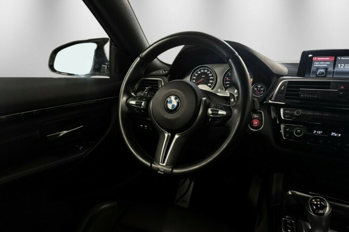 bmw-m4-bensin-2020-big-17