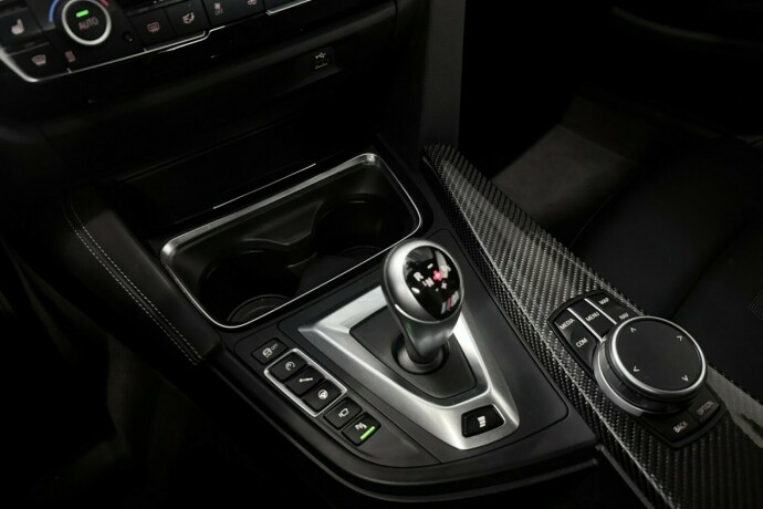 bmw-m4-bensin-2020-big-29