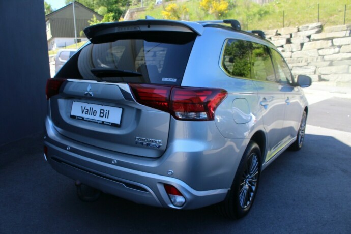 mitsubishi-outlander-elektrisitetbensin-2019-big-4