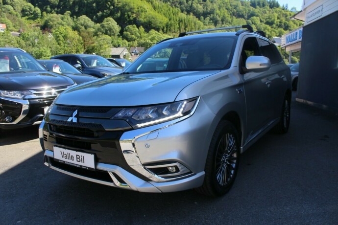 mitsubishi-outlander-elektrisitetbensin-2019-big-1