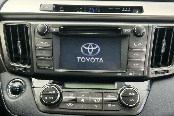 toyota-rav4-bensin-2014-big-11