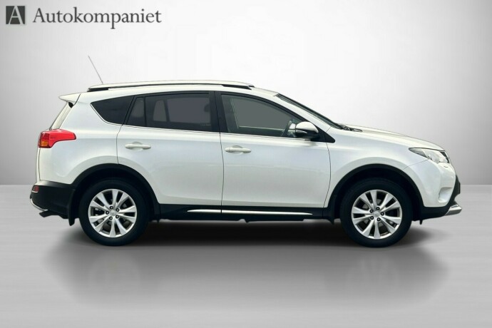 toyota-rav4-bensin-2014-big-7