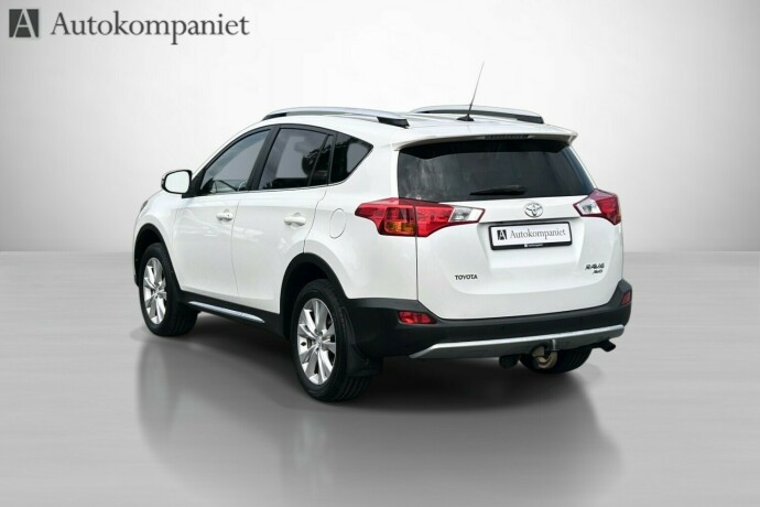 toyota-rav4-bensin-2014-big-2