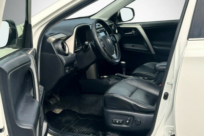 toyota-rav4-bensin-2014-big-8