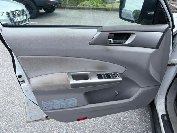 subaru-forester-diesel-2010-big-8