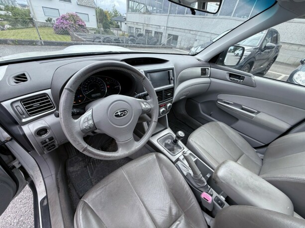 subaru-forester-diesel-2010-big-11