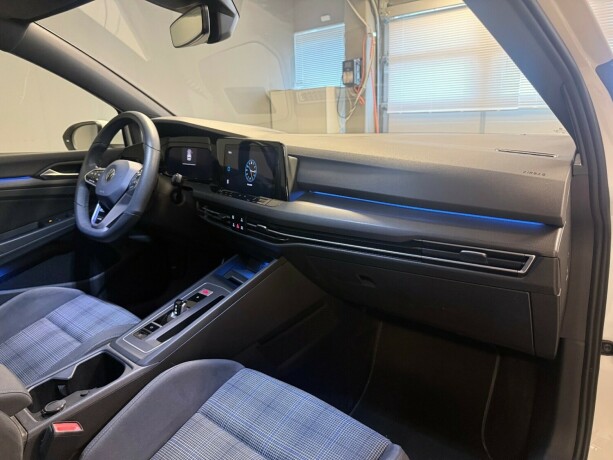 volkswagen-golf-plug-in-petrol-2021-big-14