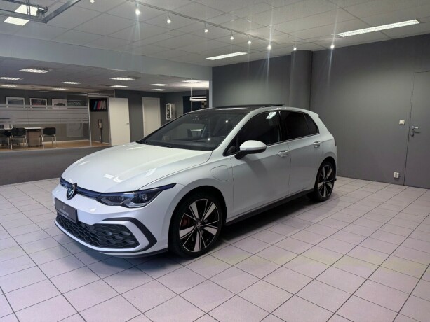 volkswagen-golf-plug-in-petrol-2021-big-7