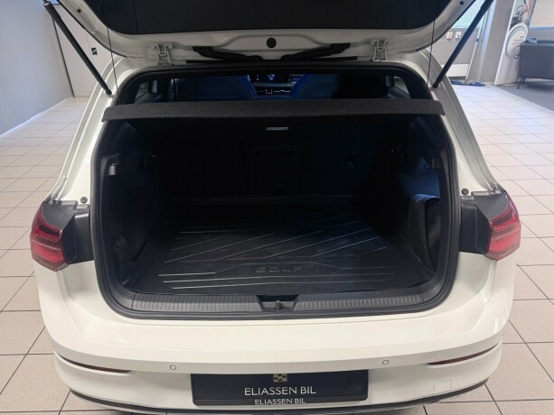 volkswagen-golf-plug-in-petrol-2021-big-20