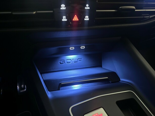 volkswagen-golf-plug-in-petrol-2021-big-26